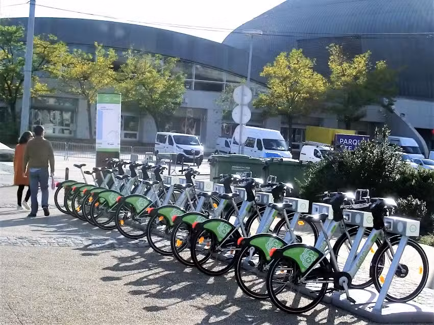 Esta&ccedil;&atilde;o Bicicletas Gira 106 &ndash; Parque das Na&ccedil;&otilde;es, Jardim Garcia da Orta