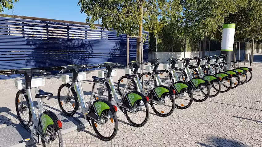 Esta&ccedil;&atilde;o Bicicletas Gira 115 &ndash; Parque das Na&ccedil;&otilde;es, Passeio dos Her&oacute;is do Mar