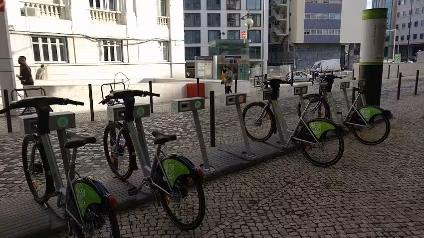 Esta&ccedil;&atilde;o Bicicletas Gira 412 &ndash; Metro S. Sebasti&atilde;o