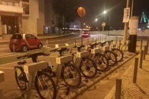 Estação Bicicletas Gira 551 – Rua Francisco Stromp / Alameda das Linhas de Torres