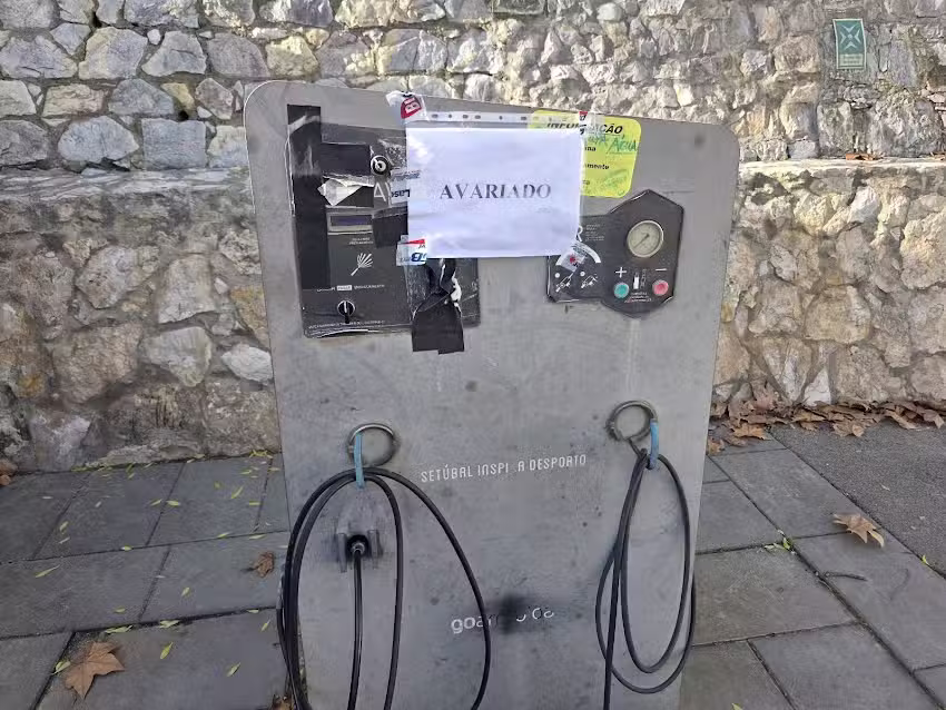 Limpeza e lavagem de bicicletas do Parque de Albarquel