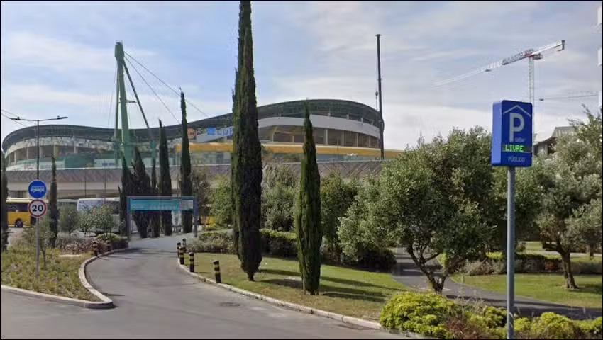 Parque de estacionamento Saba NOS Campo Grande