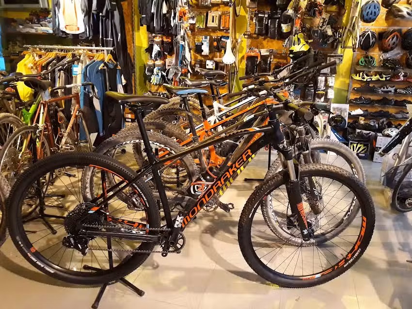 Super Adrenalina bike shop / SUPERADRENALINA, Lda.